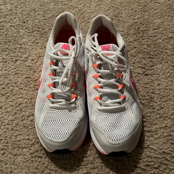 Nike Sneakers - Picture 2 of 4